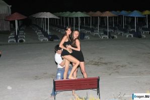 A company of Russians ignites in Turkey. Thumbnail 2