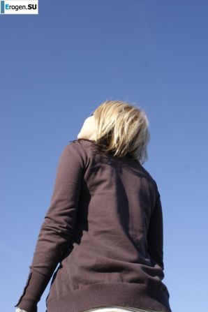 Beautiful Blonde. Part 2. Thumbnail 13