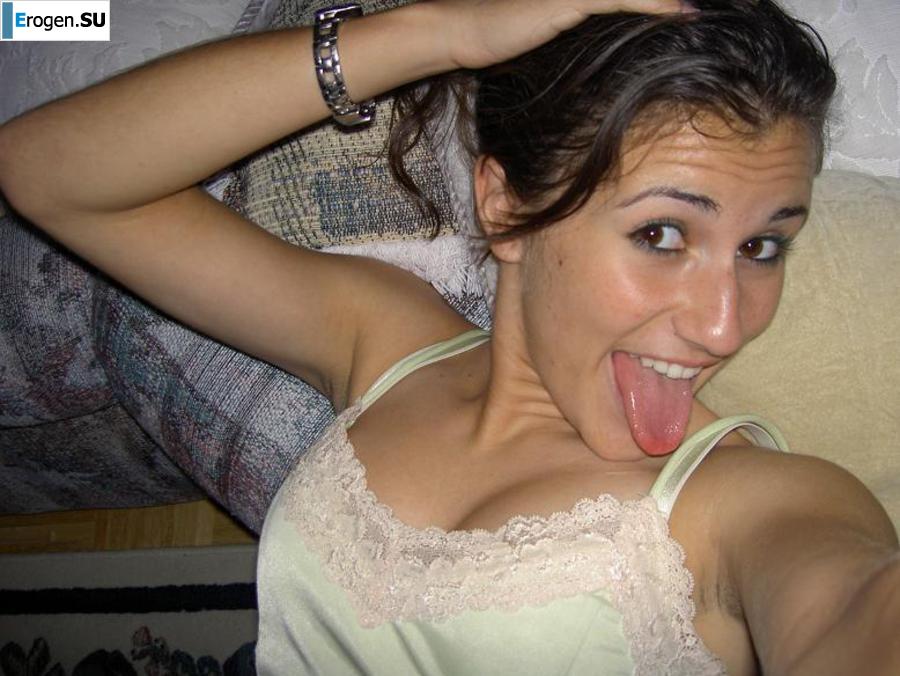 A beautiful Bulgarian poses at home and on the beach. Slide 26