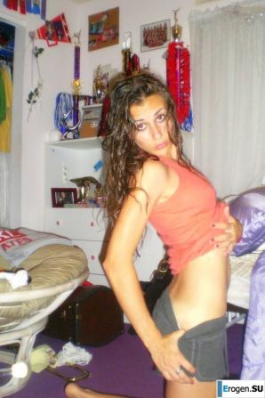 A beautiful Bulgarian poses at home and on the beach. Thumbnail 1