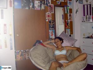 A beautiful Bulgarian posing at home and on the beach. Part 5. Thumbnail 17