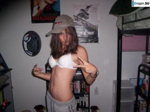 A beautiful Bulgarian posing at home and on the beach. Part 5. Thumbnail 18