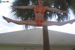 A beautiful Bulgarian posing at home and on the beach. Part 5. Thumbnail 27