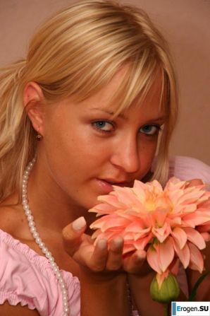 Young Beauty. Thumbnail 3