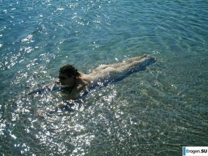 Posing at the sea. Thumbnail 10
