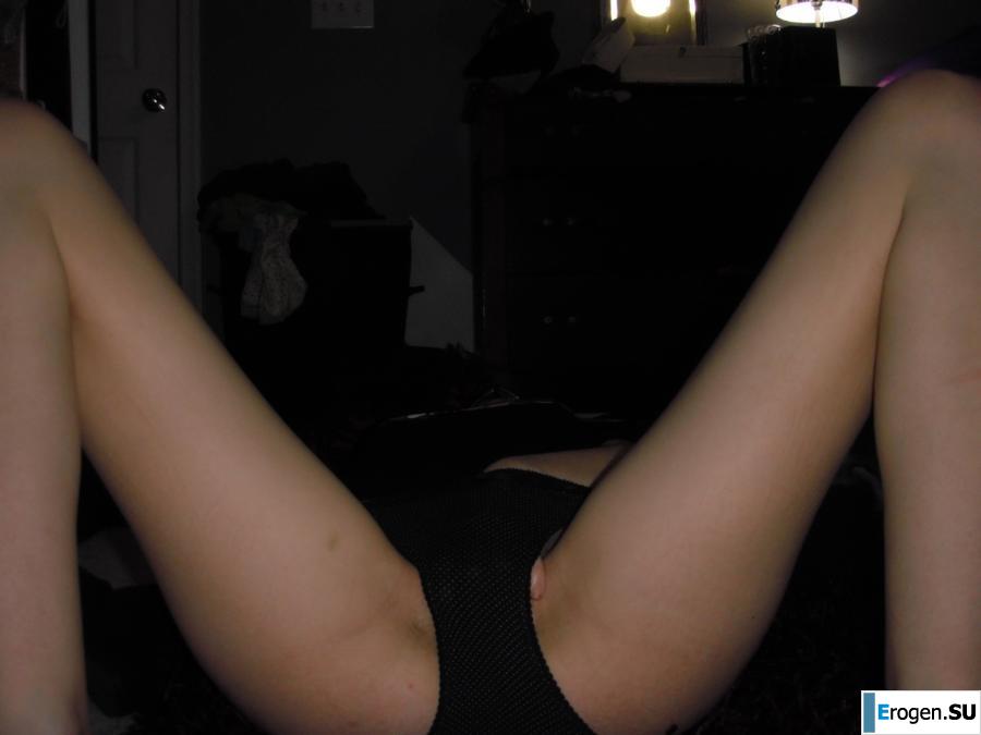 A young girl with a beautiful body. Slide 45