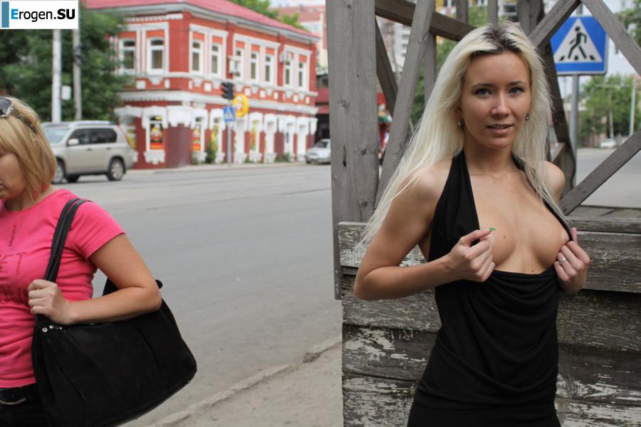 Nastya from Samara walks around the city and shows herself. Part 2. Photo 15