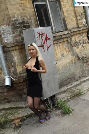 Nastya from Samara walks around the city and shows herself. Part 2. Thumbnail 18