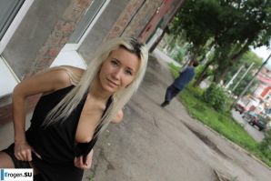 Nastya from Samara walks around the city and shows herself. Part 2. Thumbnail 25