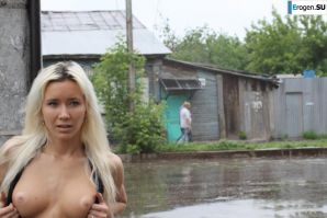 Nastya from Samara walks around the city and shows herself. Part 2. Thumbnail 26
