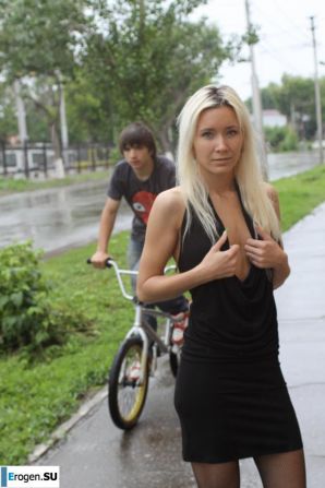 Nastya from Samara walks around the city and shows herself. Part 2. Thumbnail 31