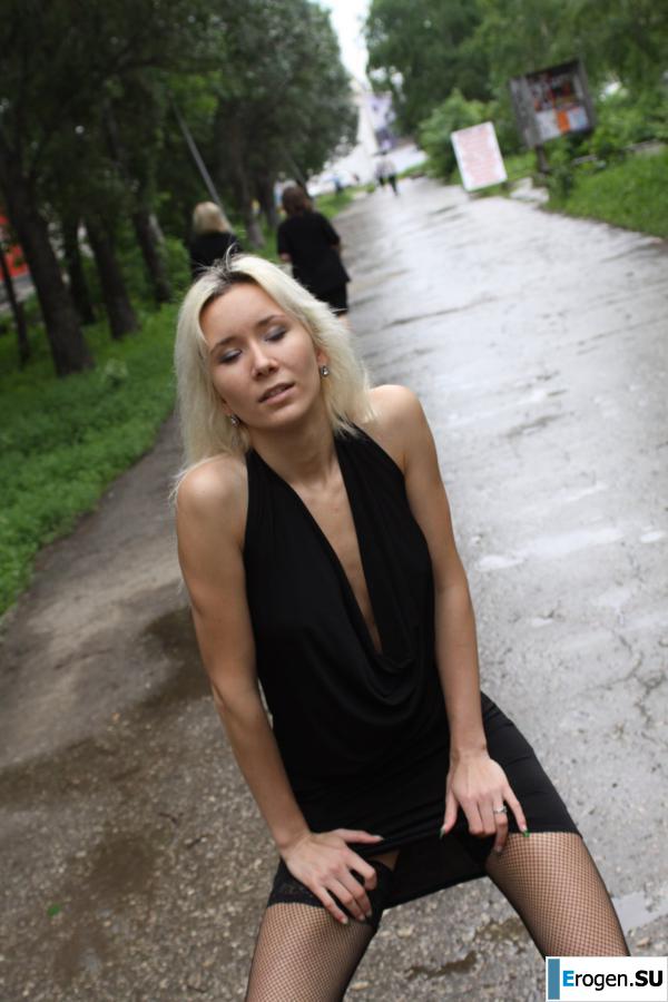 Nastya from Samara walks around the city and shows herself. Part 3. Slide 16