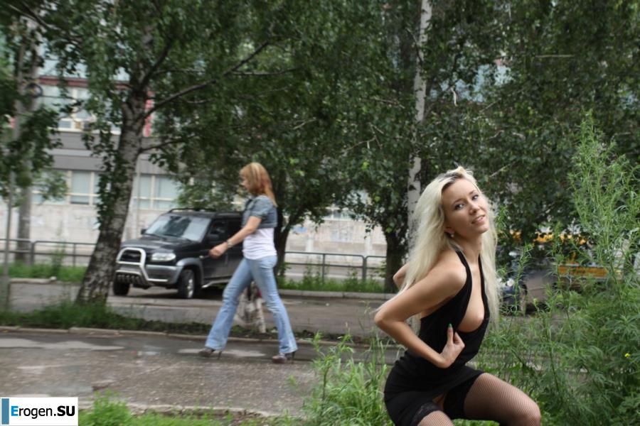 Nastya from Samara walks around the city and shows herself. Part 3. Slide 36