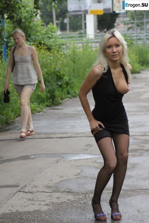 Настя из Самары ходит по городу и показывает себя. Часть 4. Миниатюра 5