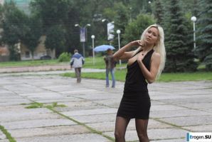 Настя из Самары ходит по городу и показывает себя. Часть 6. Миниатюра 1
