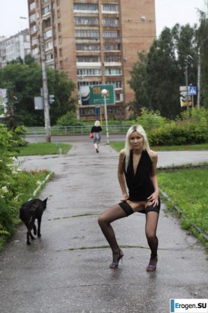 Настя из Самары ходит по городу и показывает себя. Часть 6. Миниатюра 2