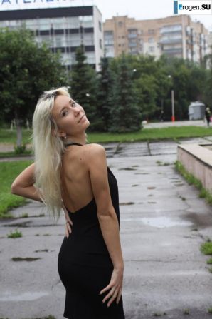 Настя из Самары ходит по городу и показывает себя. Часть 6. Миниатюра 21