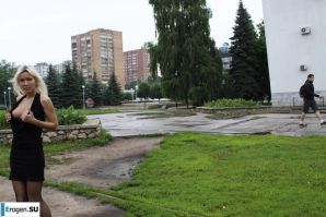 Настя из Самары ходит по городу и показывает себя. Часть 6. Миниатюра 34