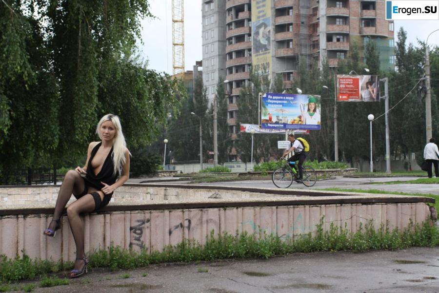 Настя из Самары ходит по городу и показывает себя. Часть 7. Фото 4