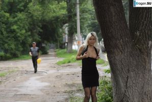 Настя из Самары ходит по городу и показывает себя. Часть 7. Миниатюра 38