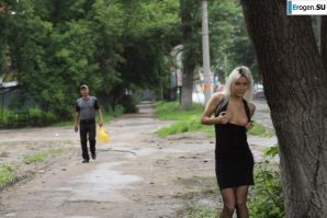 Настя из Самары ходит по городу и показывает себя. Часть 7. Миниатюра 40