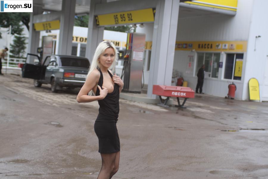 Nastya from Samara walks around the city and shows herself. Part 9. Slide 30