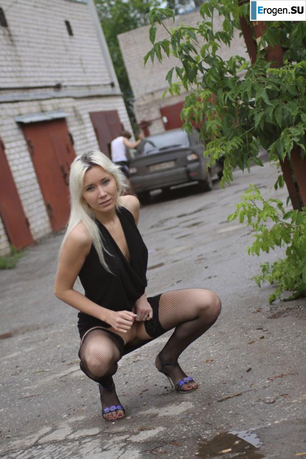 Nastya from Samara walks around the city and shows herself. Part 9. Slide 33