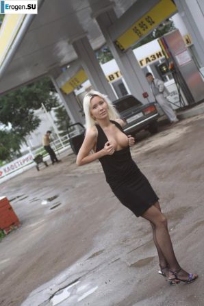 Nastya from Samara walks around the city and shows herself. Part 9. Thumbnail 32