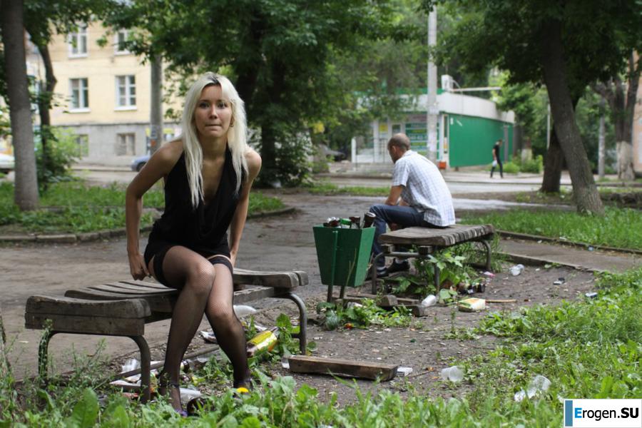 Настя из Самары ходит по городу и показывает себя. Часть 11. Фото 18