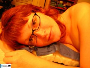 red-haired Frenchwoman. Thumbnail 1