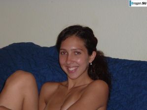 Smiling brunette with everlasting nipples. Thumbnail 2