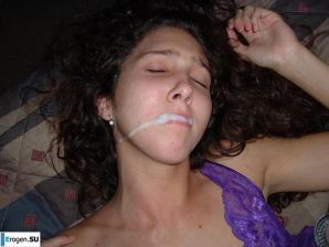 Smiling brunette with everlasting nipples. Thumbnail 36