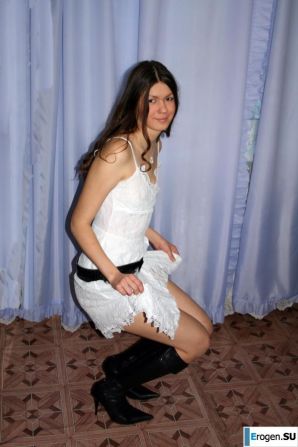 Russian Asian woman with a lizard. Thumbnail 14