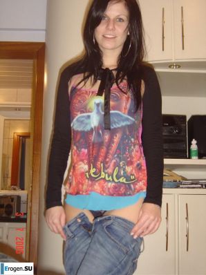 A slender girl poses and craves. Thumbnail 5