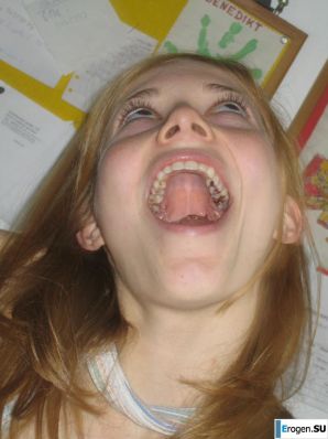 Slender German and her curly-haired friend. Thumbnail 8
