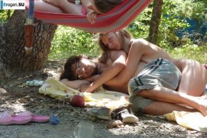 Hippies are nudists. Thumbnail 35