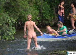 Hippies are nudists. Thumbnail 45