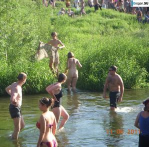 Hippies are nudists. Thumbnail 52