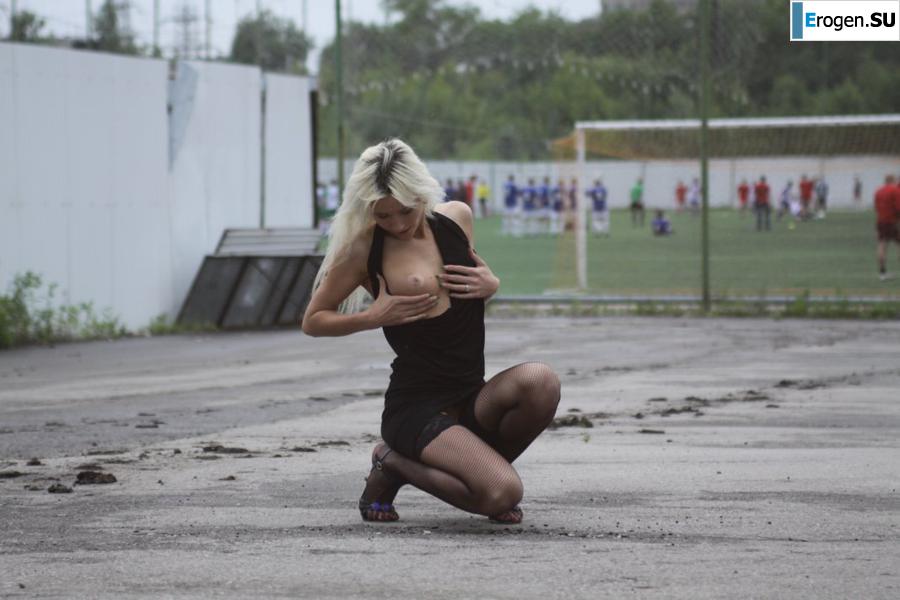 Nastya from Samara walks around the city and shows herself. Part 12. Slide 15