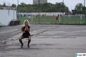 Nastya from Samara walks around the city and shows herself. Part 12. Thumbnail 5