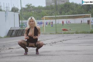 Nastya from Samara walks around the city and shows herself. Part 12. Thumbnail 8