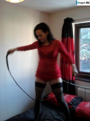 Pretty brunette in stockings. Thumbnail 28