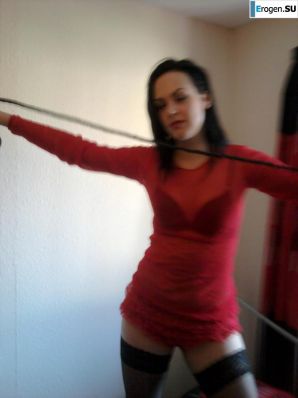 Pretty brunette in stockings. Thumbnail 32