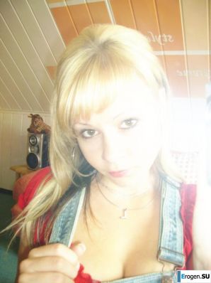 Busty Blonde. Thumbnail 23