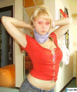 Busty Blonde. Thumbnail 6