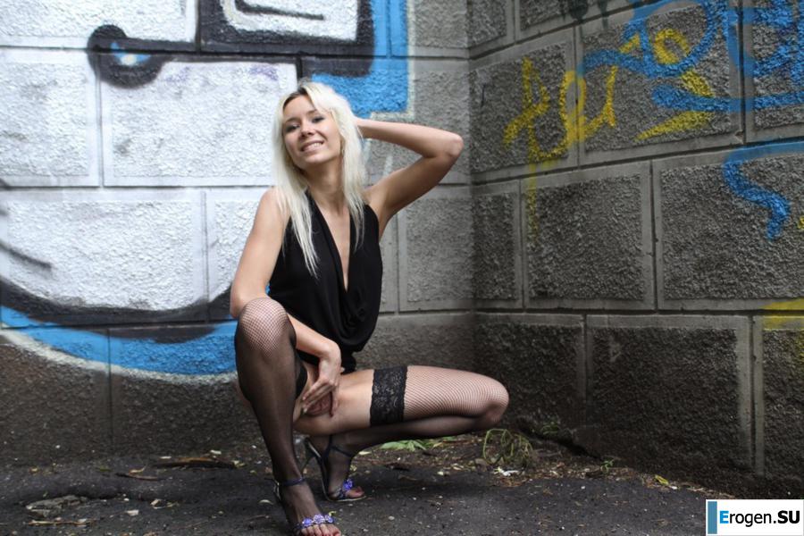 Nastya from Samara walks around the city and shows herself. Part 13. Slide 13