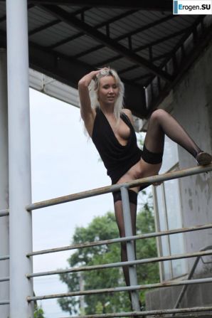 Nastya from Samara walks around the city and shows herself. Part 13. Thumbnail 38