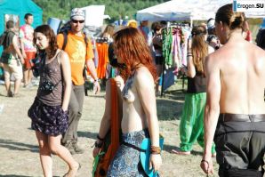Photo from the hippie rally. Thumbnail 8