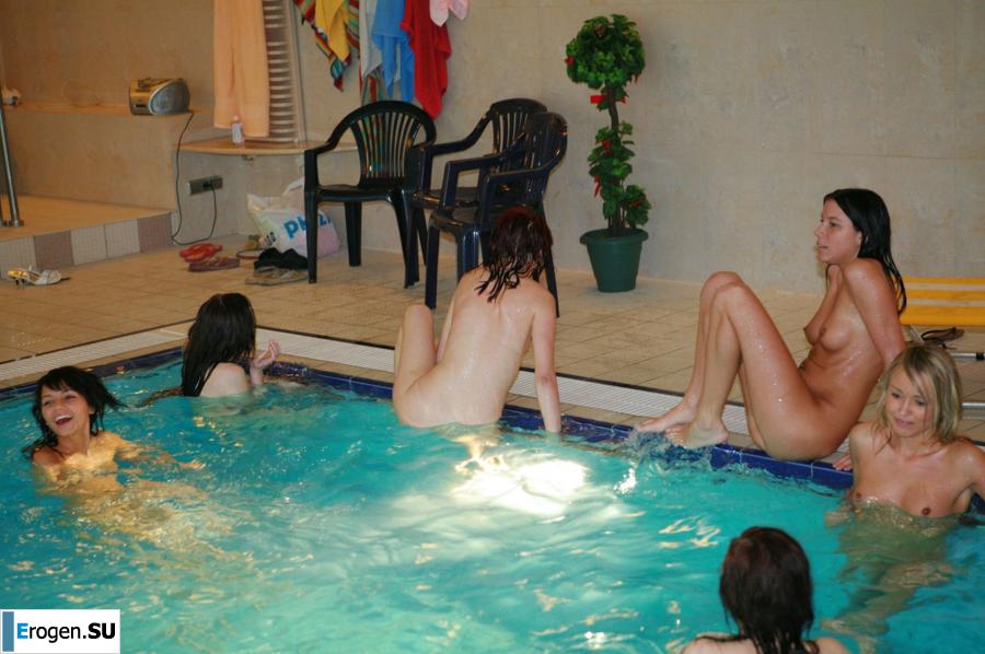Czech nudists in the pool. Slide 34