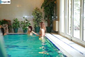 Чешские нудисты в бассейне. Миниатюра 15